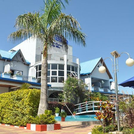 Hotel Sky Blue Mada Alasora Exteriör bild