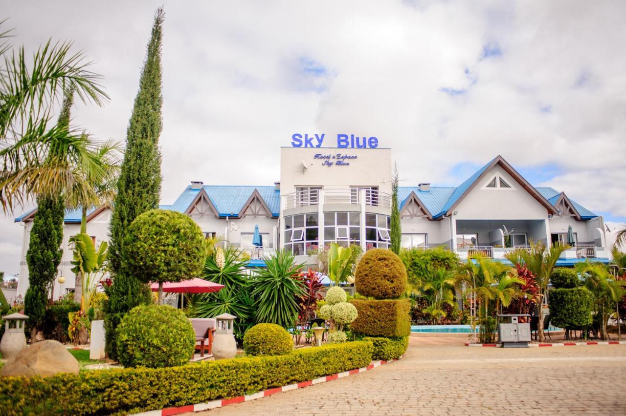 Hotel Sky Blue Mada Alasora Exteriör bild