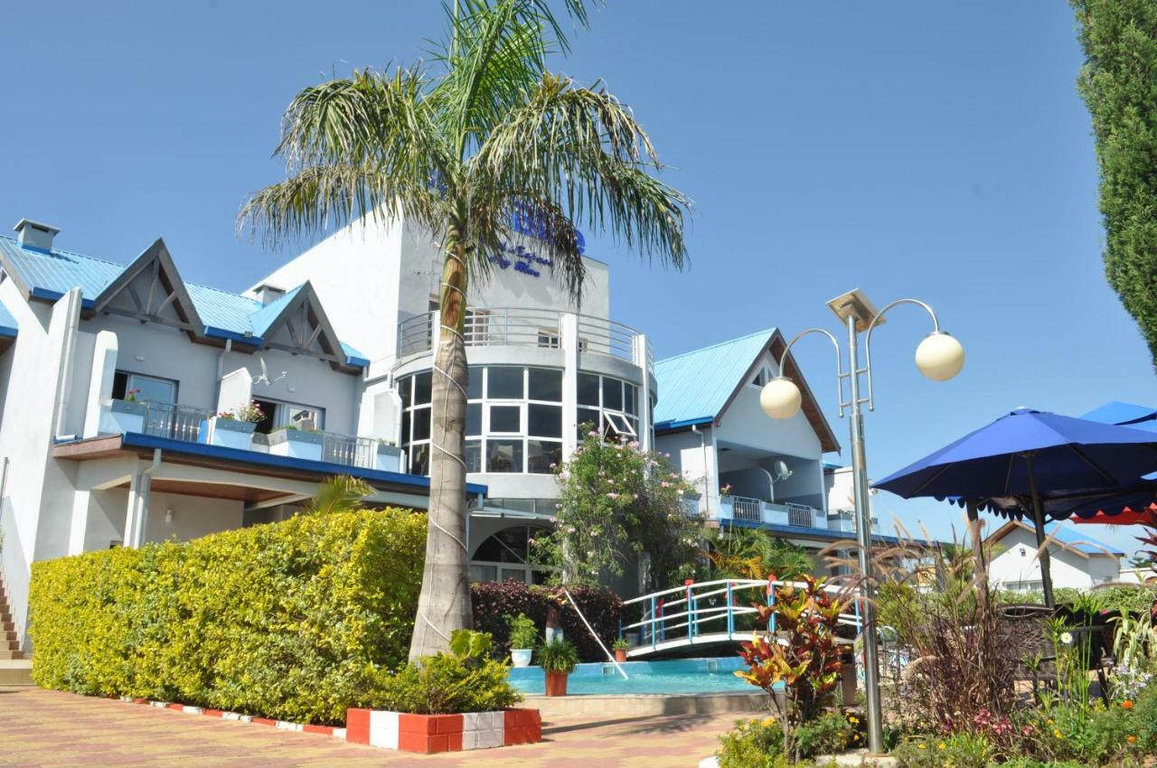Hotel Sky Blue Mada Alasora Exteriör bild